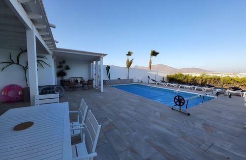 Playa Blanca Villa | Villa "El Ancla" with Sea View, Private Pool and Wi-Fi
