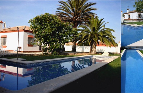 La Coquina Villa | Villa El Abeto with a massive 15m pool !!! Shallow end for kids too.