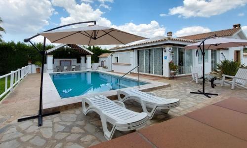Arcos de la Frontera House | Villa El Estanque Holiday Cottage & Bungalow