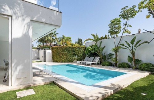 Golden Mile Villa | Villa El Greco -Contemporary Beachside villa on Golden Mile!