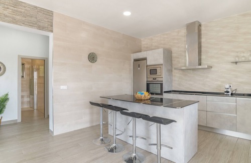 Brena y Marismas de Barbate Natural Park House | Villa 'El Olivar 1' with Mountain Views, Wi-Fi and Air Conditioning