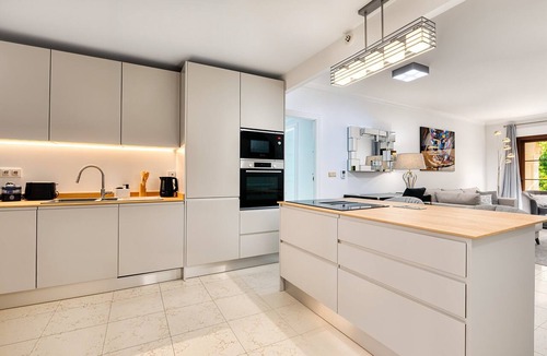 Altea la Vella Apartment | Villa Gadea 7-1 Apartment with Shared Pool, Private Terrace, and Wi-Fi