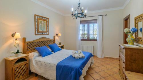 Antequera Villa | Villa Antisa Villanueva de la Concepcion by Ruralidays