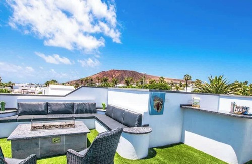 Playa Blanca Villa | Villa Graciosa - Sea View Villa by Villas Now