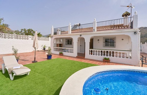 Frigiliana Villa | Villa 'Grayce' with Mountain Views, Wi-Fi and Air Conditioning