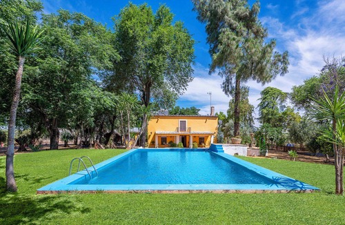 Marchena Villa | Villa "Hacienda Chica" with Private Pool, Private Garden & Wi-Fi