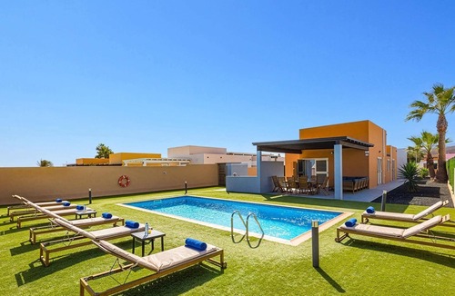 Costa de Antigua Villa | Villa Humaik by Villa Plus
