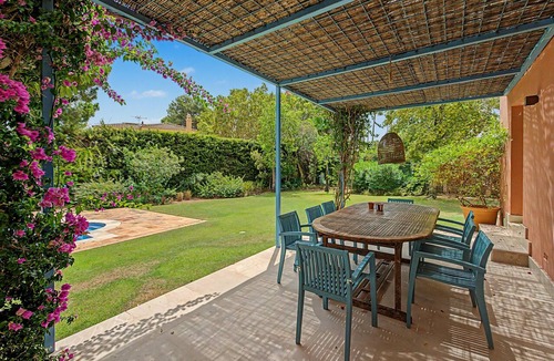 Sotogrande Villa | Villa 'Impresionante Con Piscina' with Private Pool, Wi-Fi and Air Conditioning