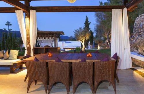 Santa Eulalia del Rio Villa | Villa in Santa Eulalia with Private Pool