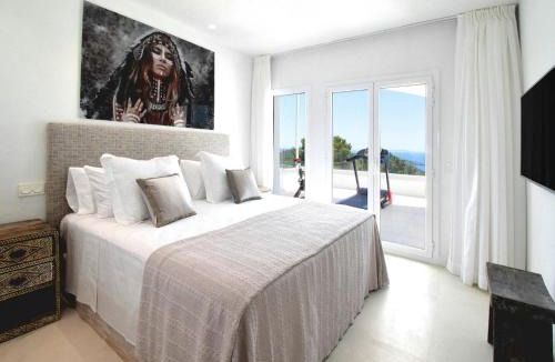 Sant Josep de sa Talaia Villa | Villa in Ibiza with Sea Views and Jacuzzi