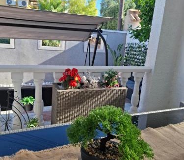 San Fulgencio House | Villa in La Marina with cozy garden and private solarium
