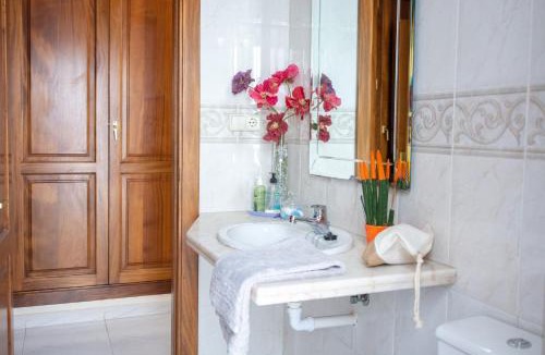 Playa Blanca Villa | Villa Isa sea views