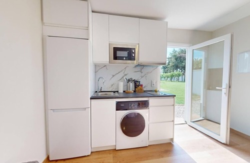 Chiclana de la Frontera Villa | Villa Los Naranjos – Adults Only 25+ with Private Pool, Wi-Fi & Air Conditioning
