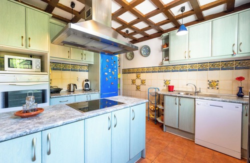 Malaga-Este Villa | Villa "La Bicicleta Azul" with Shared Pool & Wi-Fi