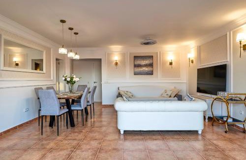 Caleta de Fuste Villa | Villa La Perla - Cliffside Retreat