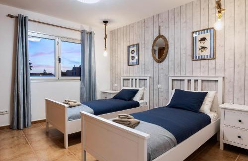 Caleta de Fuste Villa | Villa La Perla - Cliffside Retreat