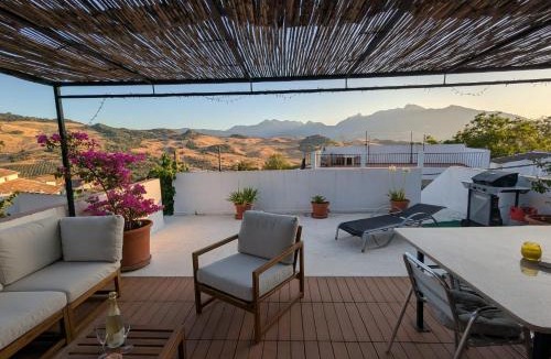 Montecorto House | Villa La Roca - A fusion of modern and typical Andalucian architecture