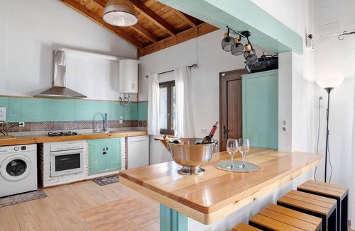 Arcos de la Frontera Villa | Villa 'La Viña' with Mountain Views, Wi-Fi, and Air Conditioning