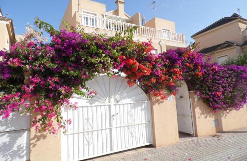 Playa Flamenca House | Villa La Zenia, Private pool, 10min walk to La Zenia Beach, for 6 people