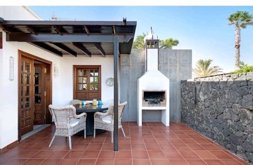 Playa Blanca House | Villa Las Palmeras in Playa Blanca
