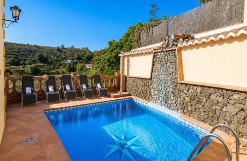 Nerja Villa | Villa Las Palomas 2 - Three Bedroom Villa, Sleeps 5