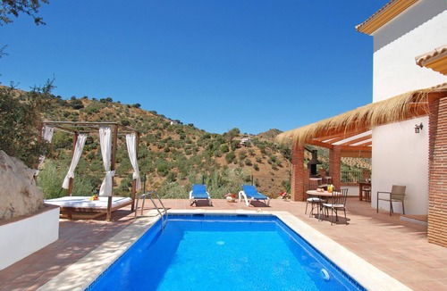 Comares Villa | Villa Los Pinos,10 people, HEATED POOL, WIFI, A/C, Petfriendly, magnificent view