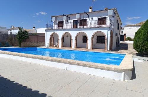 Badolatosa Villa | Villa los Solares Casa para grupos