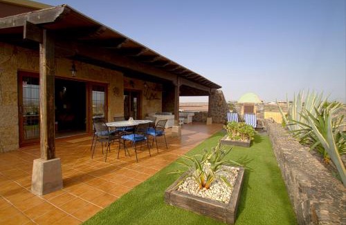Tuineje Villa | Villa Los Volcanes