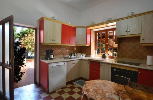 Moya House | Villa mit Meerblick, für 10 Personen C03GC by Interhome