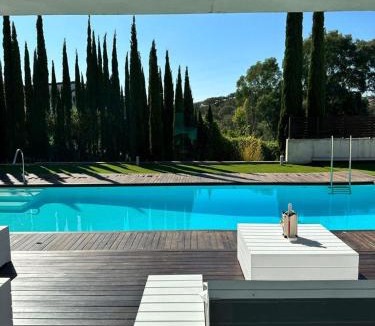 Guillena Villa | Villa Moderna Exclusiva con Jardín Privado La Villa de Sevilla