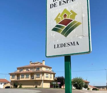 Ledesma Apartment | -. Villa Nena .-