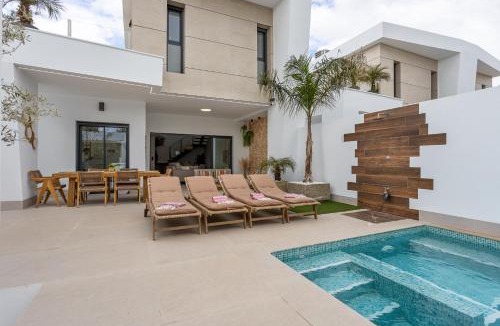 Dolores Villa | Villa Nica