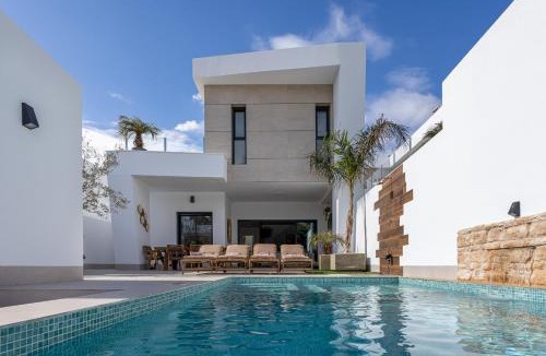 Dolores Villa | Villa Nica
