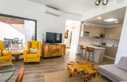 Playa Blanca Villa | Villa Noches de Luna - Elegant Escape by Villas Now