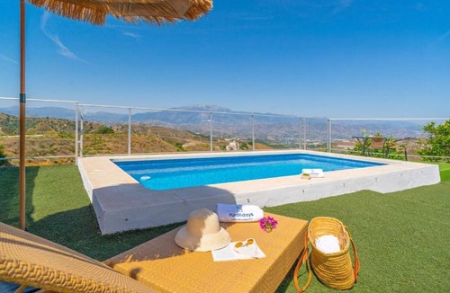 Iznate House | Villa Pajaritos Iznate by Ruralidays