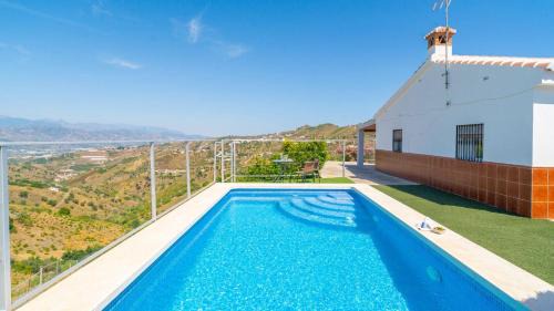 Iznate House | Villa Pajaritos Iznate by Ruralidays
