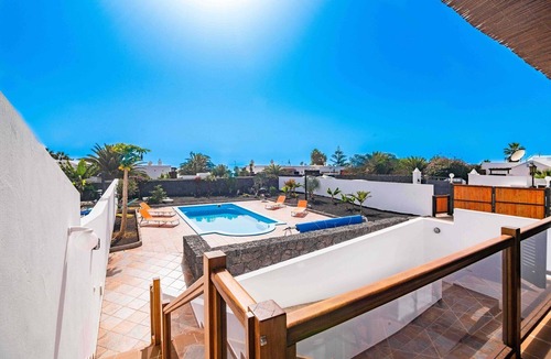 Playa Blanca Villa | Villa PAPILLON con piscina privada y vistas al mar