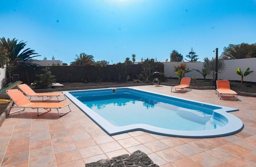 Playa Blanca Villa | Villa PAPILLON con piscina privada y vistas al mar