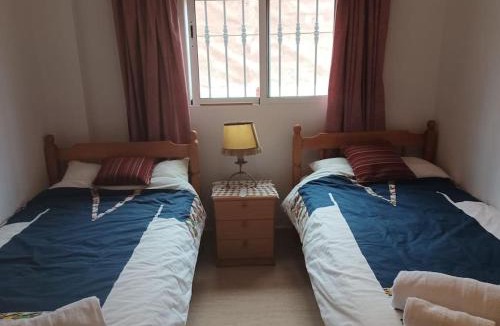 La Alfoquia Villa | Villa Paz - Villa Familiar para 6 con piscina, AC, Wifi y parking