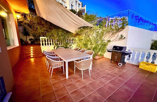 Torre de Benagalbon Villa | Villa Rincon del Mar, Heated Pool, 180° Panoramic Sea View, Walk to Beach, Fiber