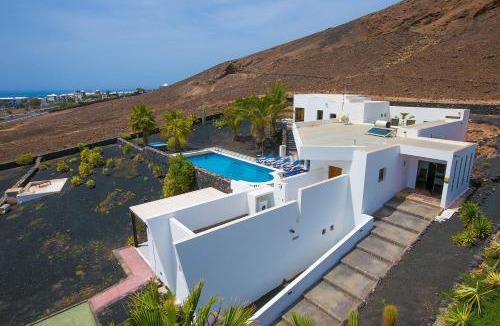 Playa Blanca Villa | Villa Rodea