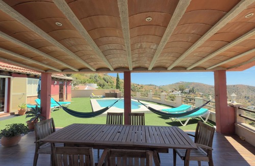 Torrox Villa | Villa Rural con Piscina Privada y Vistas Panorámicas
