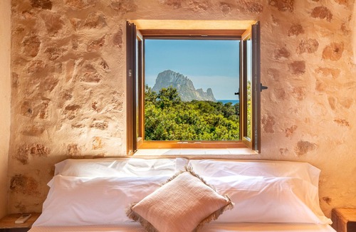 Sant Josep de sa Talaia Villa | Villa 'Sa Païssa De Cala Carbó' with Sea View, Wi-Fi and Air Conditioning