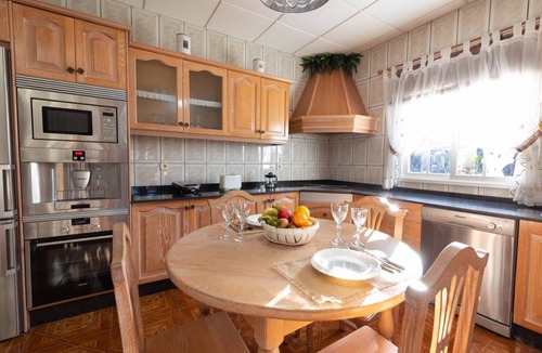 Tuineje Villa | VILLA SARA… Spectacular and relaxing villa with barbecue pool and gym