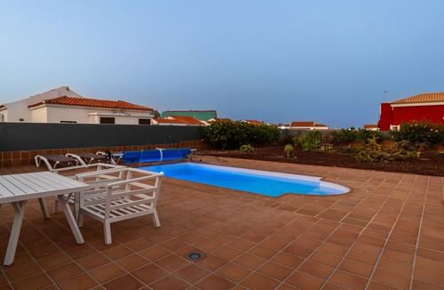 Caleta de Fuste Villa | Villa Skawi - Cliffside Retreat