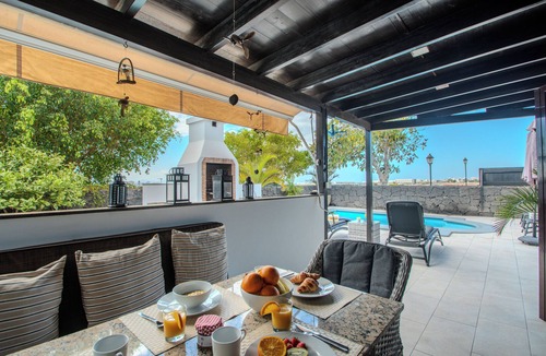Playa Blanca Villa | Villa Solsidan with Pool, Jacuzzi, high speed internet,15 minutes from Marina