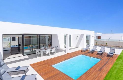 Costa de Antigua Villa | Villa Strelitzia by Villa Plus