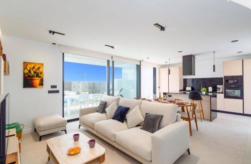 Costa de Antigua Villa | Villa Strelitzia by Villa Plus