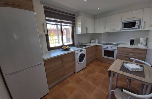 Castillo Caleta de Fuste Ski Chalet | Villa Thais with private heated pool in Caleta de Fuste.