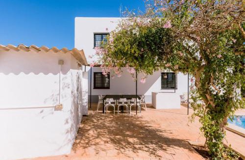 Sant Josep de sa Talaia Villa | Villa Torres 10 minute walk from Playa den Bossa